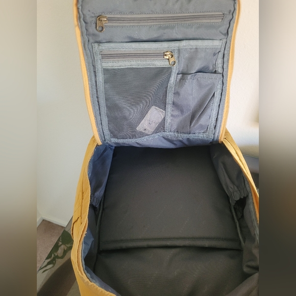 Backpack - Picture 8 of 10